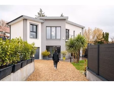 joy - écriture contemporaine et volumes maîtrisés à saint-leu-la-foret