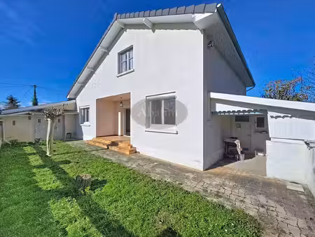 maison à bazet