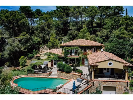 vente maison 8 pièces 250 m² à draguignan (83300)  850 000 €