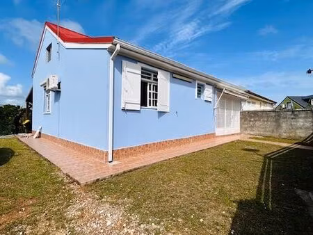 location maison 5 pièces 110 m² à baie-mahault (97122)