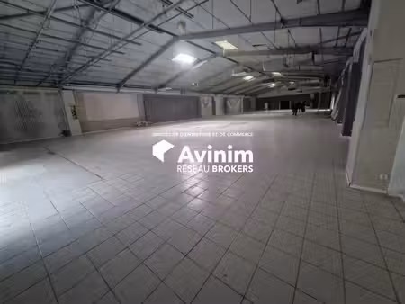 location local commercial