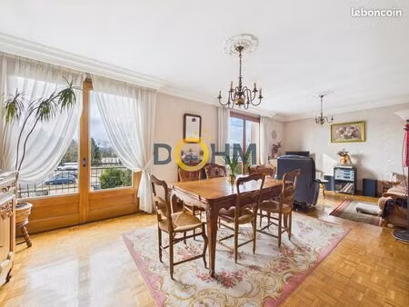 maison 7 pièces 236 m²