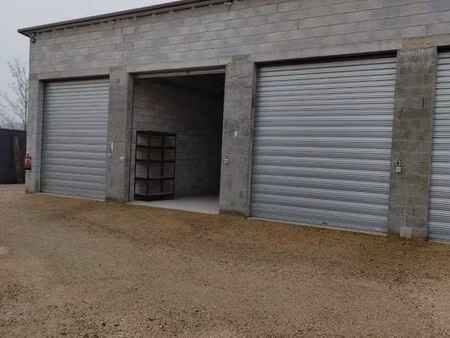 à louer box pour stocker les meubles ou camping car