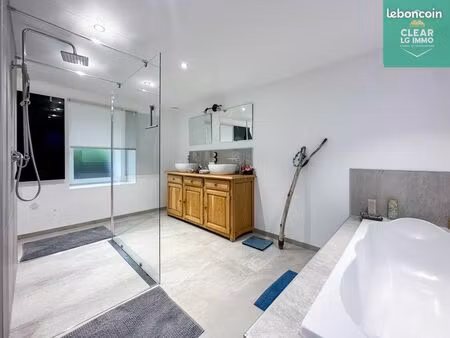 maison 9 pièces 180 m²