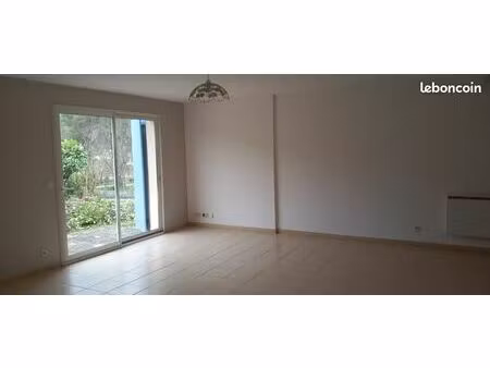sarlat maison plein pied à louer 100m2 au calme