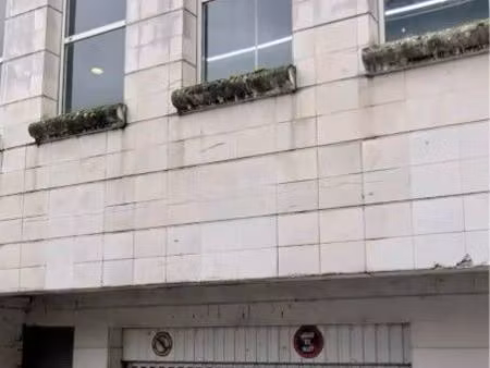 parking fermé proche gare rer