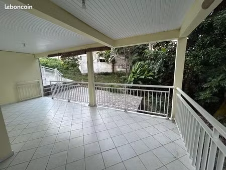 maison t3 au calme – pliane  le gosier