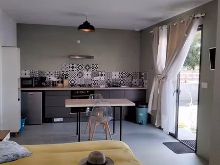 studio cosy 24 m2 à pied bus  commerces et voie verte