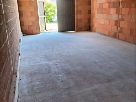 entrepôt de stockage 100m