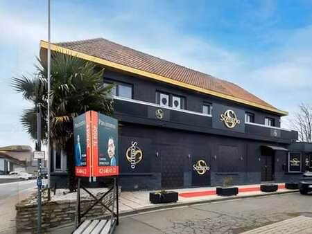 villa mixte de commerce et d'habitation de ± 500m2 sur mach