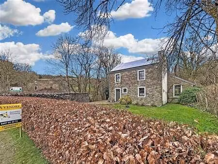 charmante maison en pierres à deux pas de redu