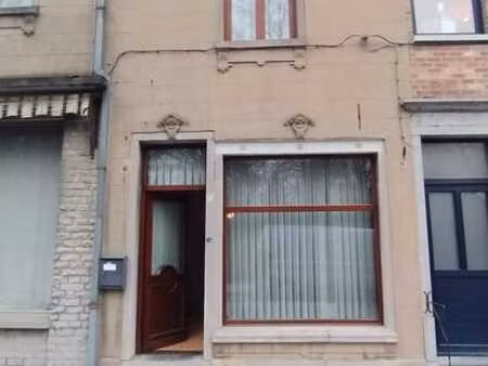 maison dans la centre d'ecaussinnes