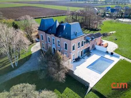manoir avec possibilité de profession libérale à donceel