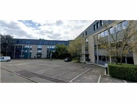 location bureau 174 m² à écully (69130)