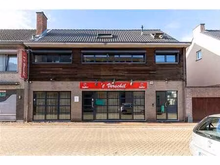 immeuble commercial situé au centre de la ville  avec logeme