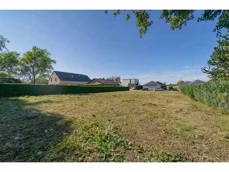 superbe terrain à batir dans un quartier calme résidentiel