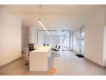 verzorgde kantoorruimte met uitstekende visibiliteit