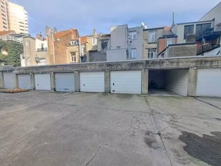 proximité albert   box fermé