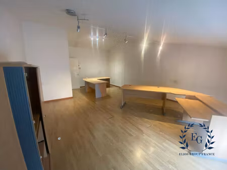 location local commercial