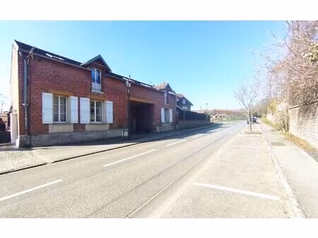 location appartement  m² t-1 à le meux  690 €