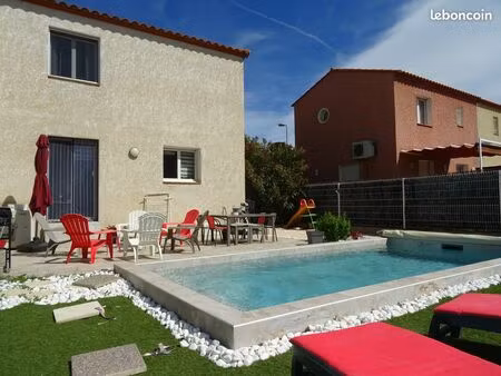 charmante villa de 2010  en 3 faces  t4-t3  terrain de 254m²  piscine  terrasse  jardin et