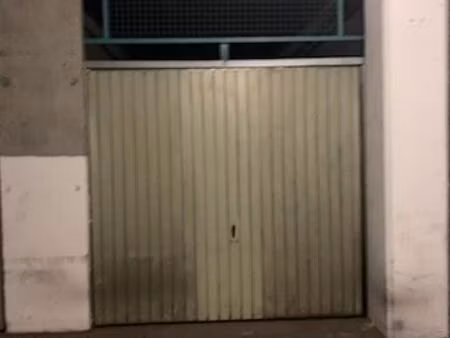 garage fermé et sécurisé proche du centre ville