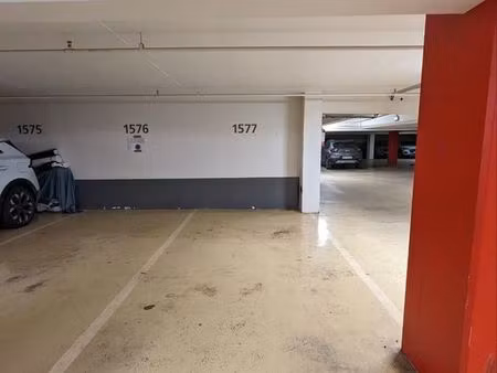 à louer place de parking pour deux roues