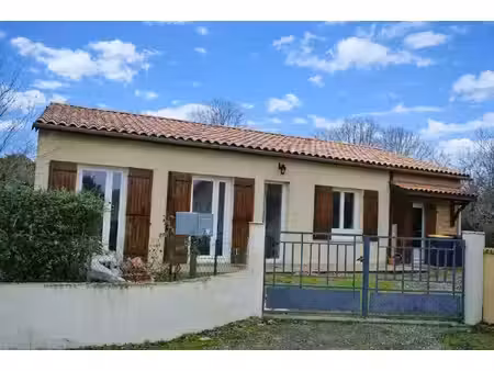 maison dans un quartier calme