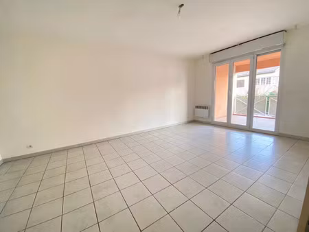 location appartement 3 pièces 69 m² à la londe-les-maures (83250)