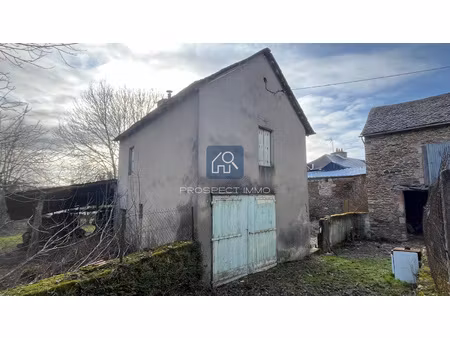 maison à rénover avec garage et terrasse