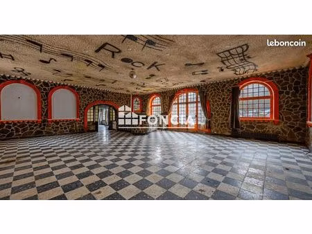 concarneau - à l’entrée de la la ville - ensemble immobilier d’environ 460 m2 - a rénover 