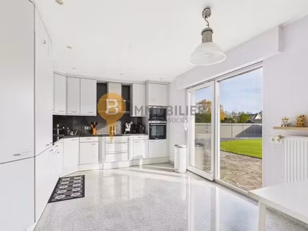 à louer maison individuelle 236 08 m² – 3 700 € |aspelt