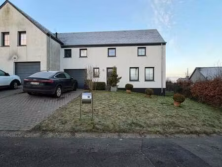 très jolie maison 3 façades