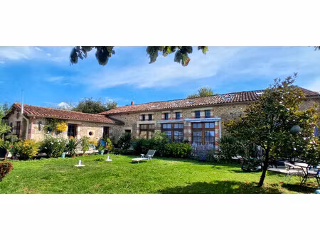 maison à vendre à bazoges-en-pareds (85390) - vendée