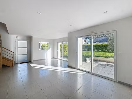 maison avec vie de plain-pied (2015) - 4 chambres  garage  terrain clos. 92m² - hennebont 