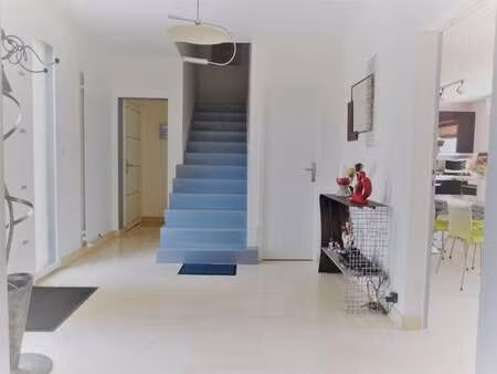 location maison meublé à château-gontier-sur-mayenne (53200) : à louer meublé / 218m² chât