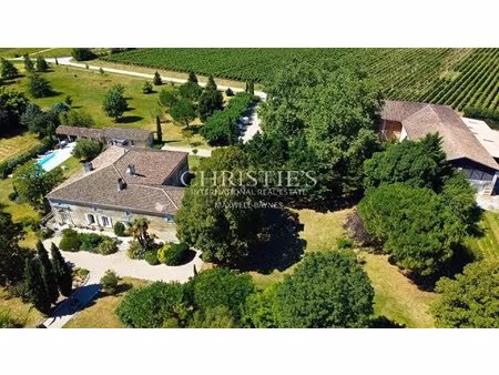 lovely vineyard - 33 ha of land - 19 ha of vines in organically farmed - beautiful locatio