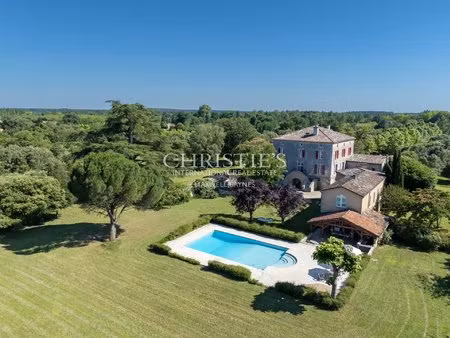 ancient fortified estate encompassing 35 hectares of predominantly woodland with id 358430