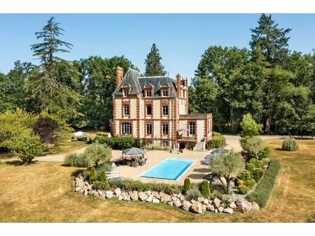 sologne – a recently restored former hunting lodge set in 1.3 hectares with id 2886068391