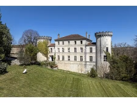 le château  angoulême  france 16000 with id 3585839312