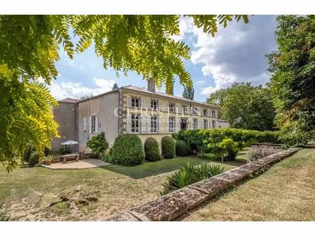 deux-sévres – magnificent castle for sale with id 3583202017