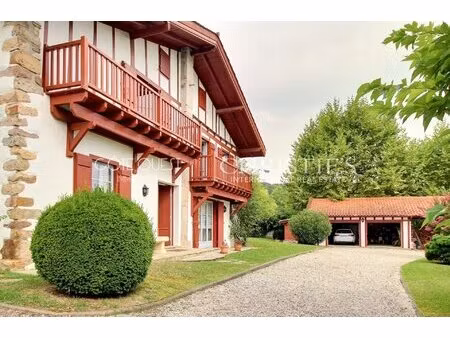 for sale ascain - villa with swimming pool with id 3686160689