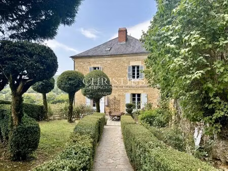 elegant 18th-century manor house in the heart of beynac with id 3586081942