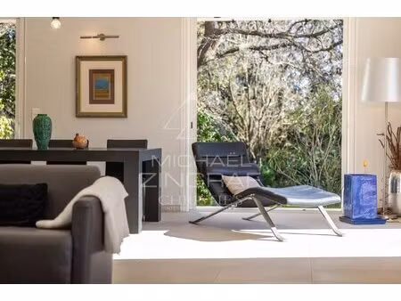 cabrières-d'avignon - beautiful house with wooded grounds and swimming pool near the villa