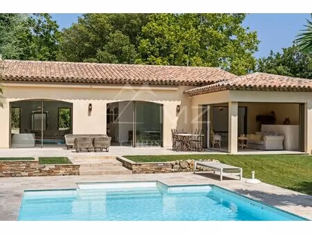 properties 200m from the beach - consisting of 2 villas with id 2785985359