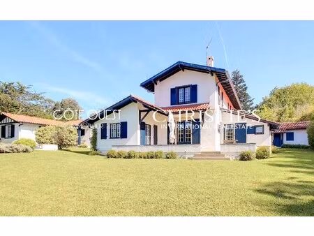 for sale guéthary - villa with swimming pool and outbuilding with id 3685531747