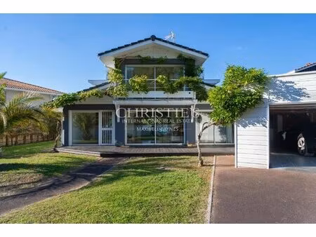 bay of arcachon- port of cassy villa first line with id 356658680