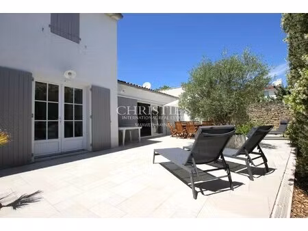 les portes en ré - character house in the heart of a village with id 3584937160