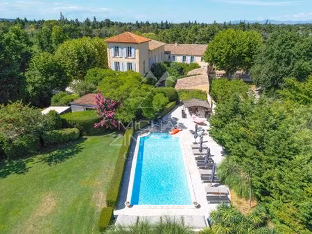 exceptional estate with swimming pool on the outskirts of l'isle-sur-la-sorgue with id 278
