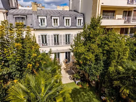 neuilly-sur-seine - a superb 5-bed private mansion with a garden with id 2885647162